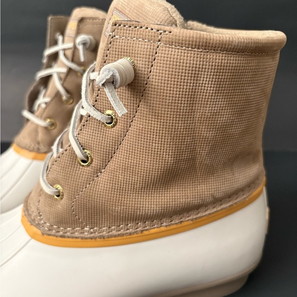 Women’s Sperry Top-SiderTan and Cream Boots - Picture 7 of 9